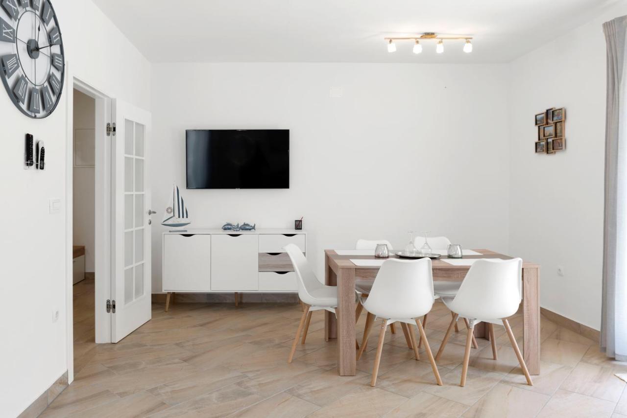 Aaa Anic Amazing Apartments Deluxe Split Exterior photo