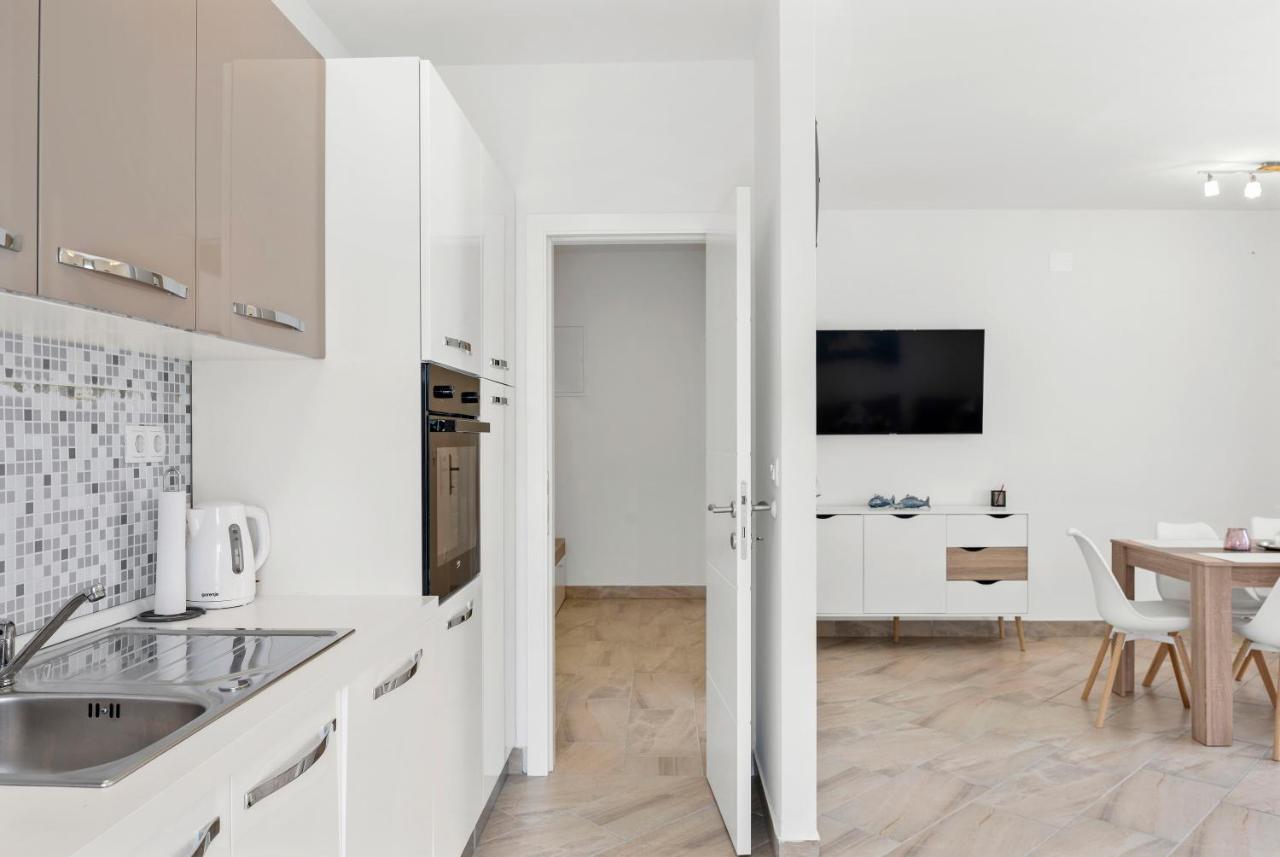 Aaa Anic Amazing Apartments Deluxe Split Exterior photo