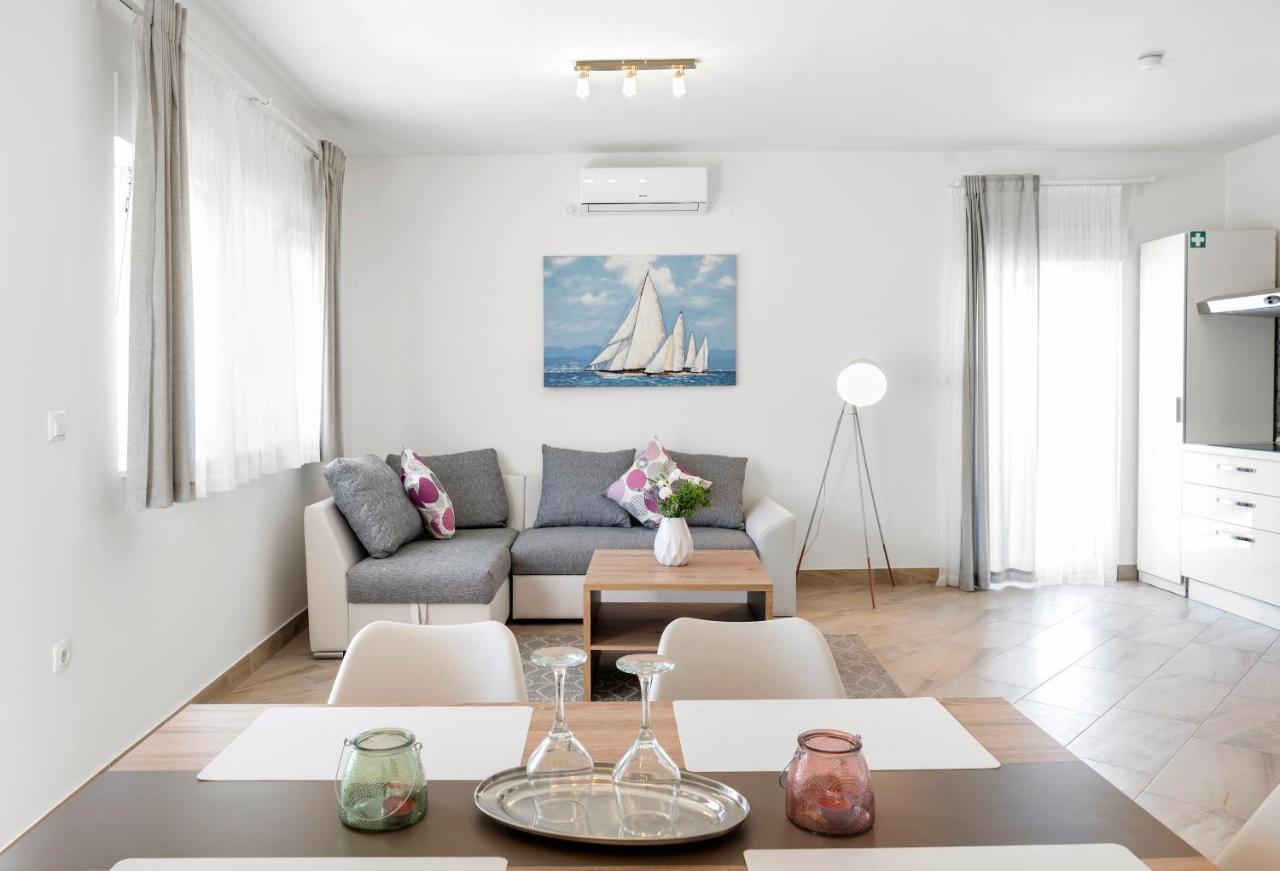 Aaa Anic Amazing Apartments Deluxe Split Exterior photo