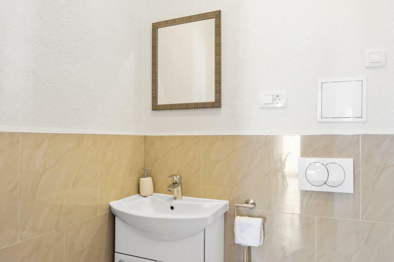 Aaa Anic Amazing Apartments Deluxe Split Exterior photo